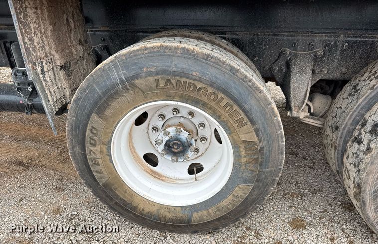 image for item LH9526 2018 Western Star 4700SF dump truck