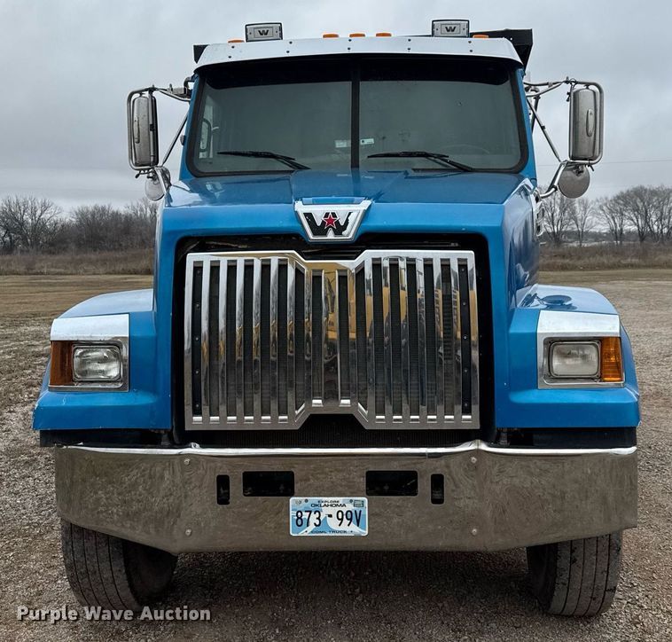 image for item LH9527 2018 Western Star 4700SF dump truck