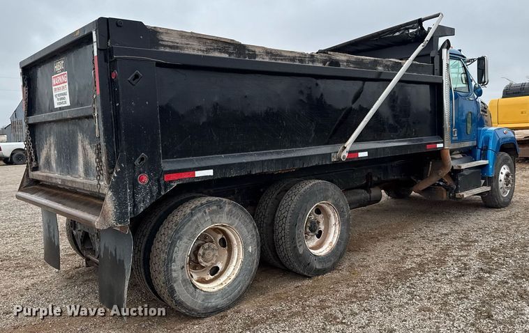 image for item LH9527 2018 Western Star 4700SF dump truck