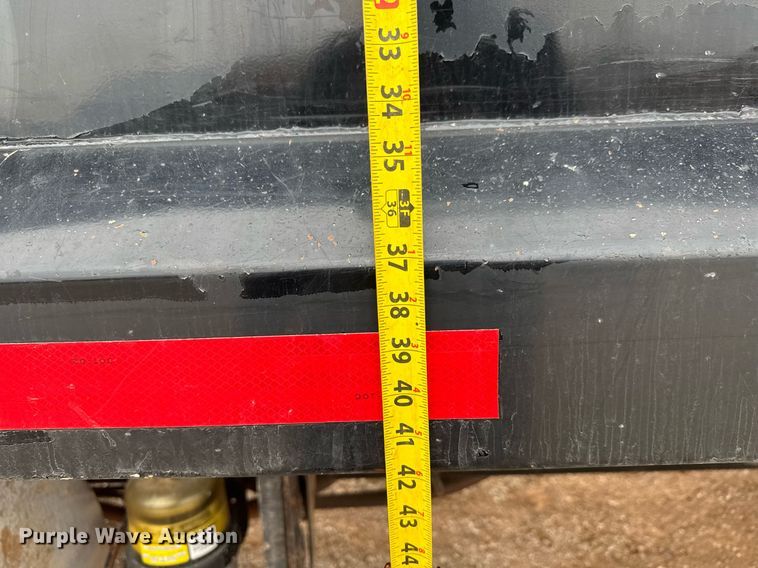 image for item LH9527 2018 Western Star 4700SF dump truck