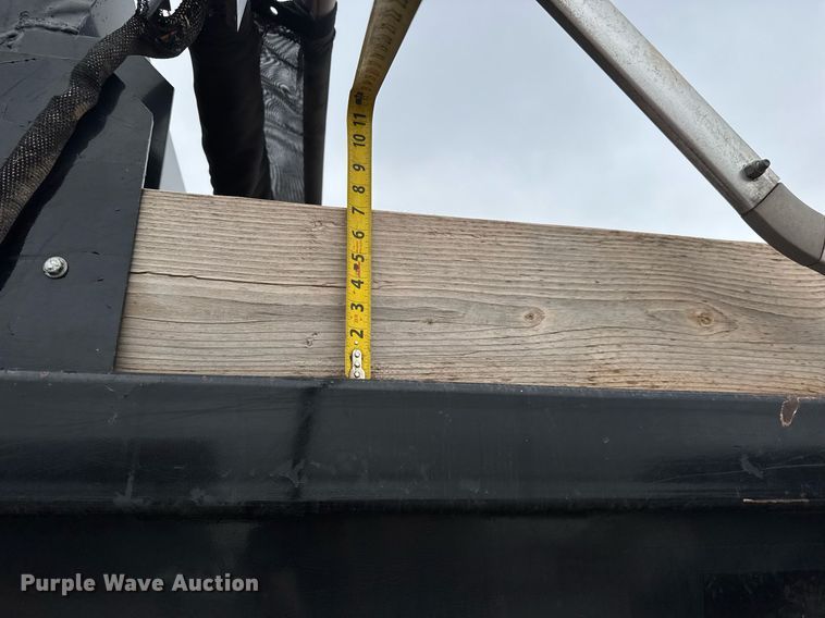 image for item LH9527 2018 Western Star 4700SF dump truck