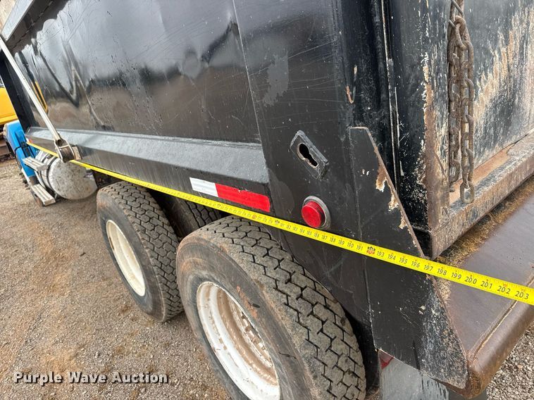 image for item LH9527 2018 Western Star 4700SF dump truck