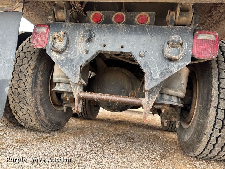image for item LH9527 2018 Western Star 4700SF dump truck