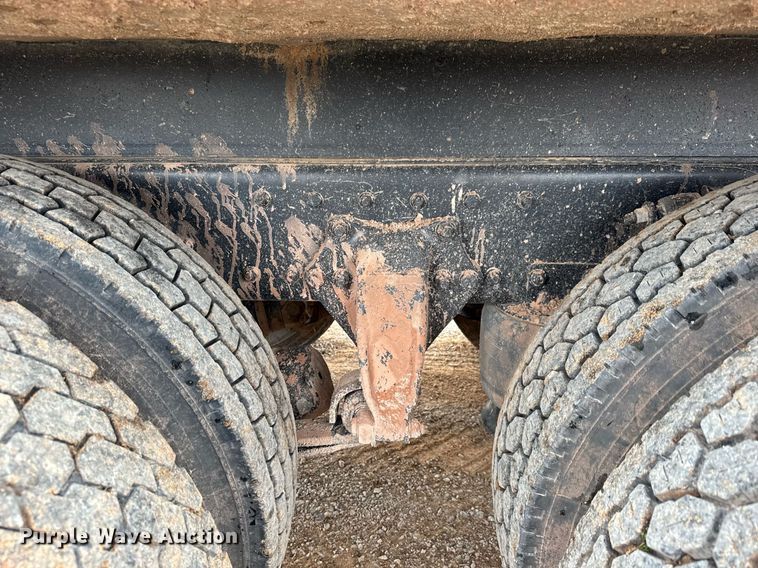 image for item LH9527 2018 Western Star 4700SF dump truck