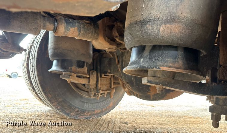 image for item LH9527 2018 Western Star 4700SF dump truck