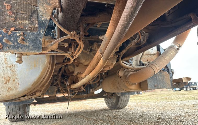 image for item LH9527 2018 Western Star 4700SF dump truck