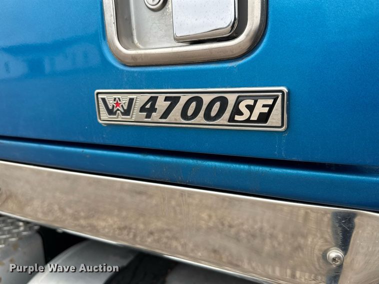 image for item LH9527 2018 Western Star 4700SF dump truck