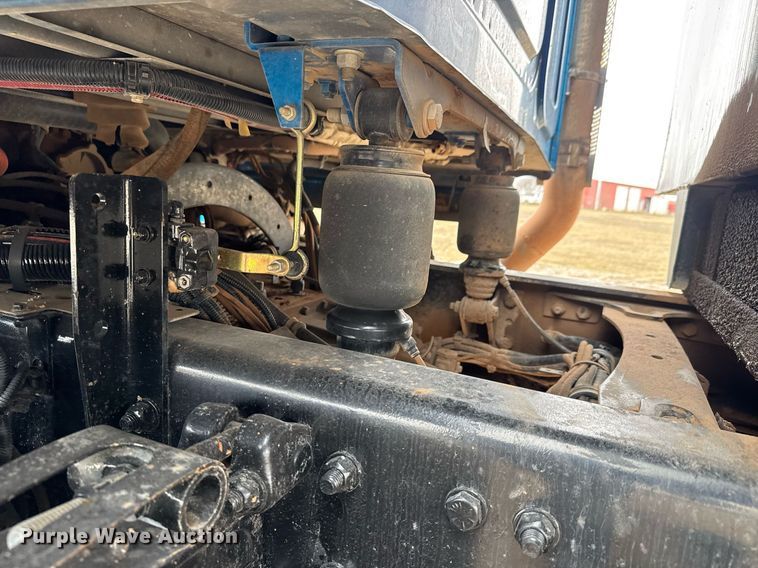 image for item LH9527 2018 Western Star 4700SF dump truck