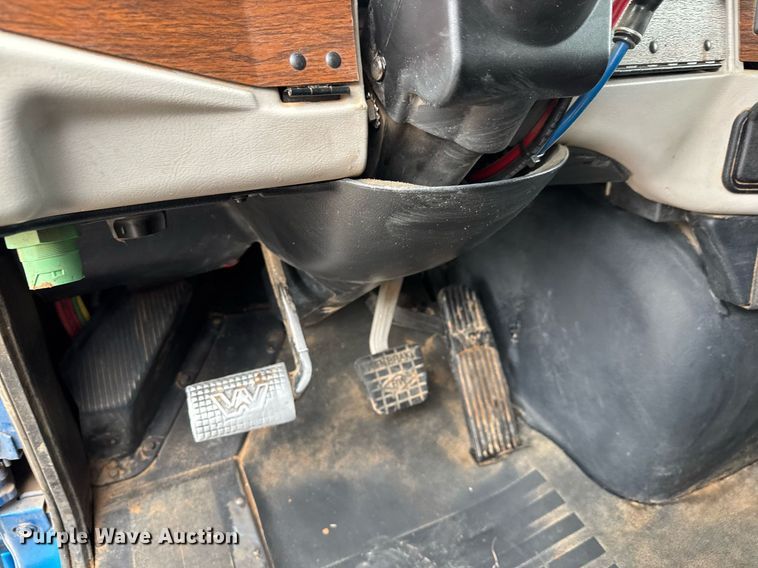 image for item LH9527 2018 Western Star 4700SF dump truck