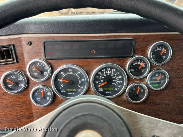 image for item LH9527 2018 Western Star 4700SF dump truck