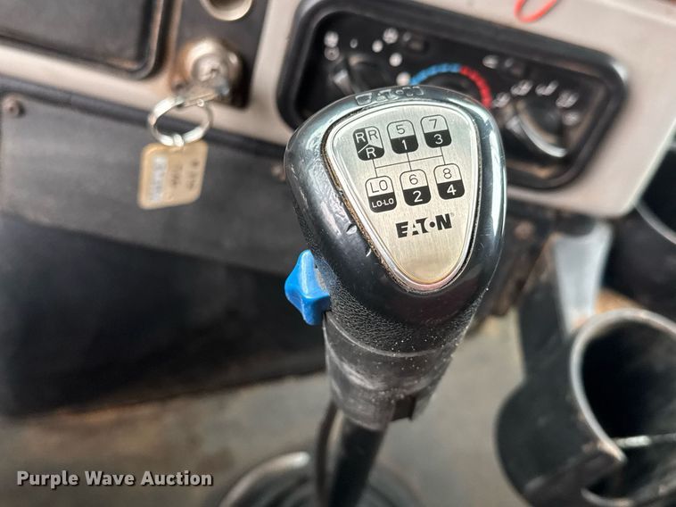 image for item LH9527 2018 Western Star 4700SF dump truck