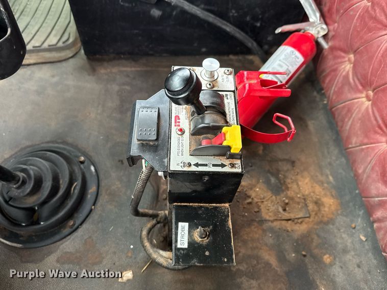 image for item LH9527 2018 Western Star 4700SF dump truck