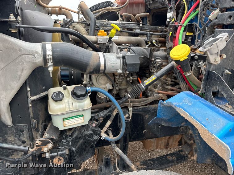 image for item LH9527 2018 Western Star 4700SF dump truck