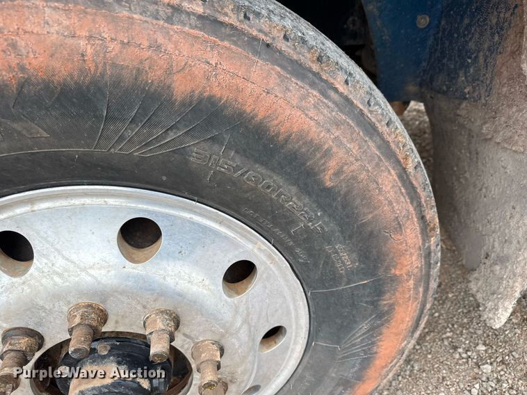 image for item LH9527 2018 Western Star 4700SF dump truck