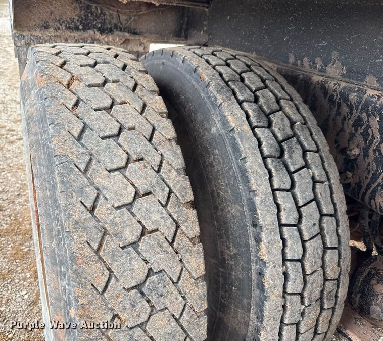 image for item LH9527 2018 Western Star 4700SF dump truck