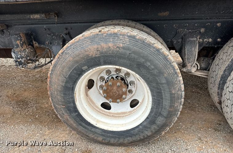 image for item LH9527 2018 Western Star 4700SF dump truck