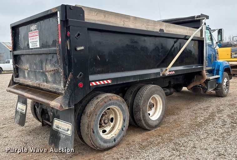 image for item LH9528 2018 Western Star 4700SF dump truck