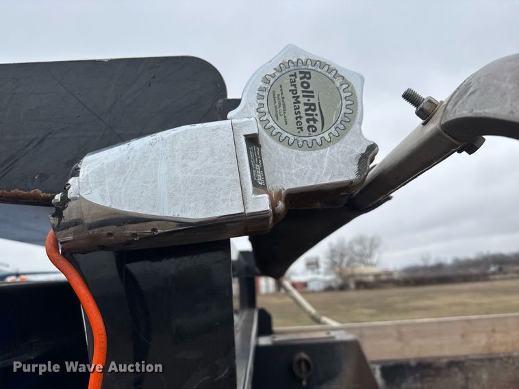 image for item LH9528 2018 Western Star 4700SF dump truck