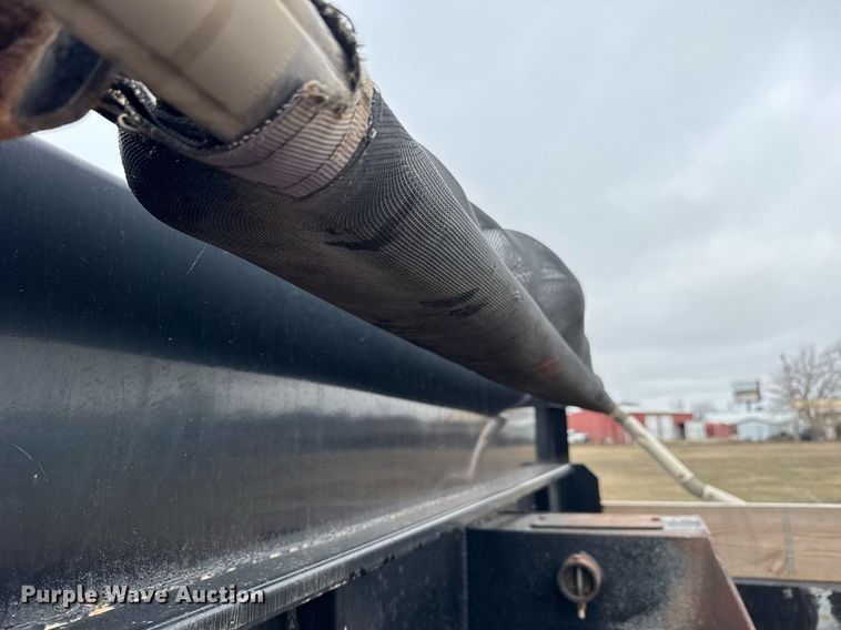 image for item LH9528 2018 Western Star 4700SF dump truck