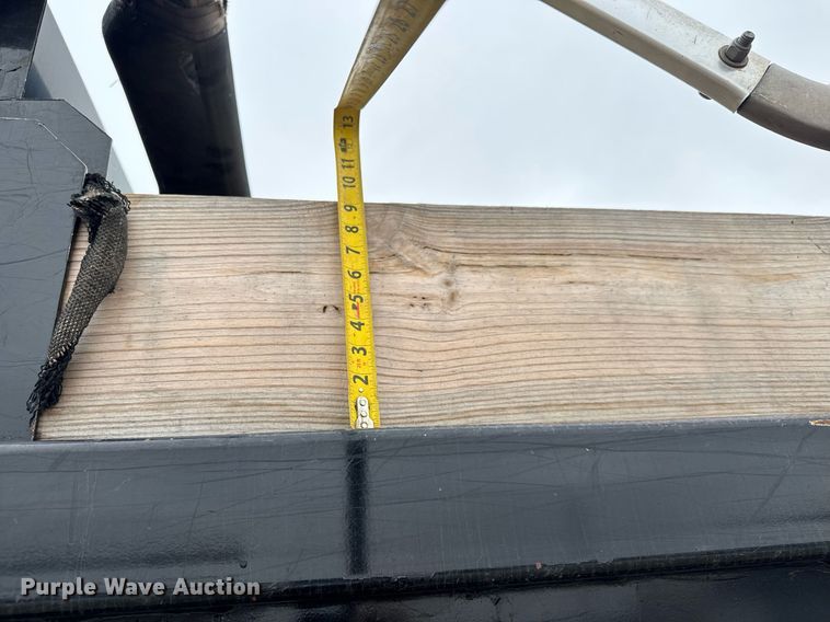 image for item LH9528 2018 Western Star 4700SF dump truck