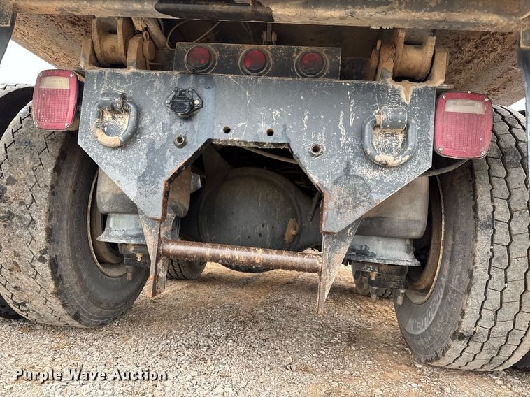 image for item LH9528 2018 Western Star 4700SF dump truck