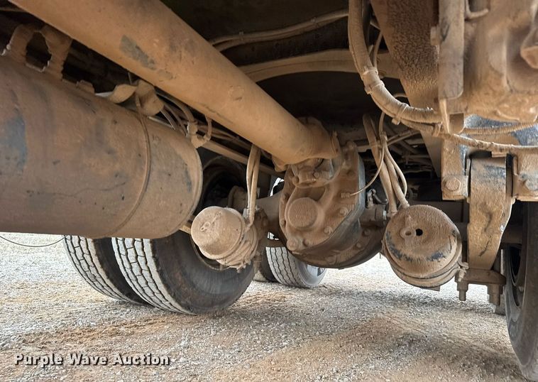 image for item LH9528 2018 Western Star 4700SF dump truck