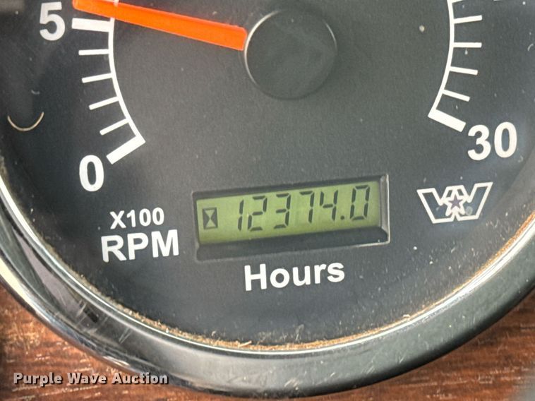 image for item LH9528 2018 Western Star 4700SF dump truck