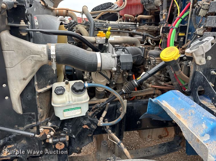 image for item LH9528 2018 Western Star 4700SF dump truck