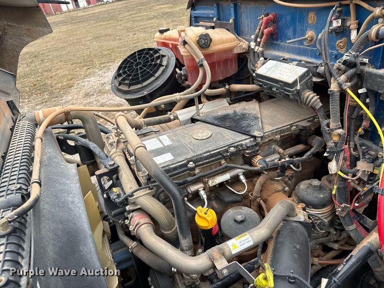 image for item LH9528 2018 Western Star 4700SF dump truck