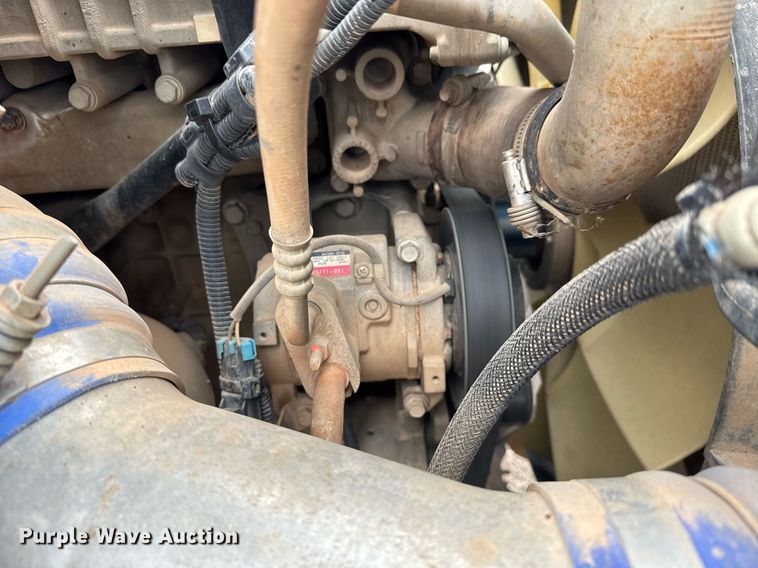 image for item LH9528 2018 Western Star 4700SF dump truck