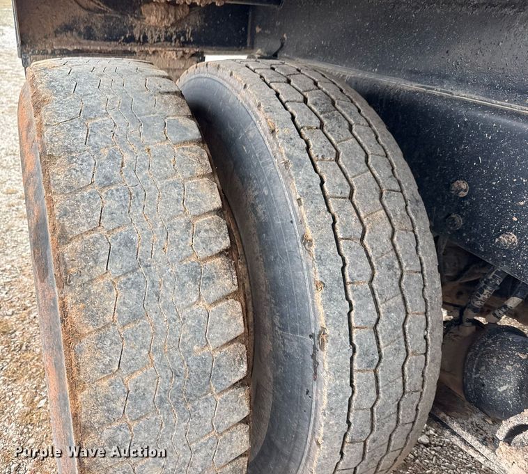 image for item LH9528 2018 Western Star 4700SF dump truck