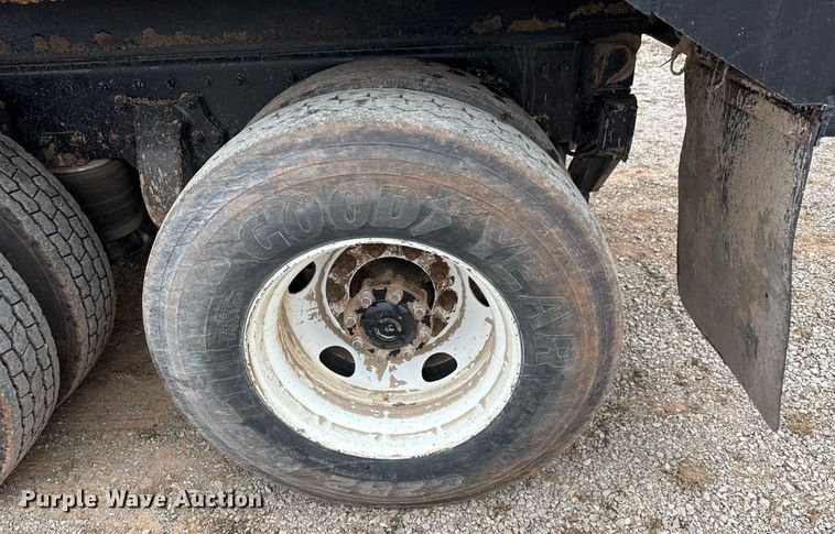 image for item LH9528 2018 Western Star 4700SF dump truck