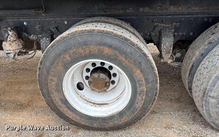 image for item LH9528 2018 Western Star 4700SF dump truck