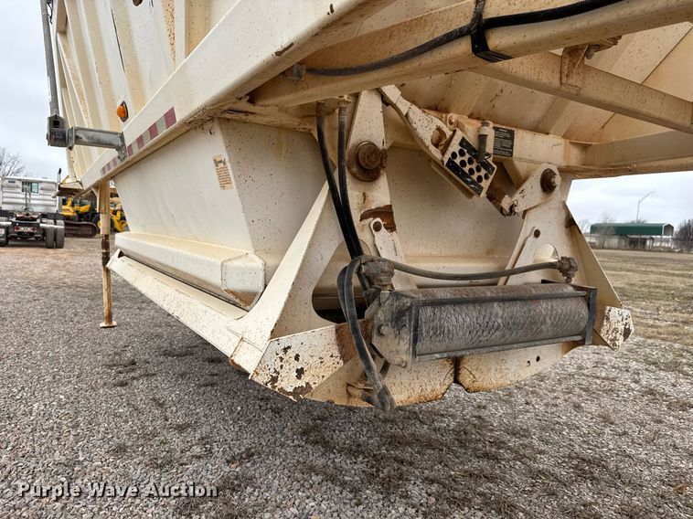 image for item LH9530 2008 Ranco bottom dump trailer