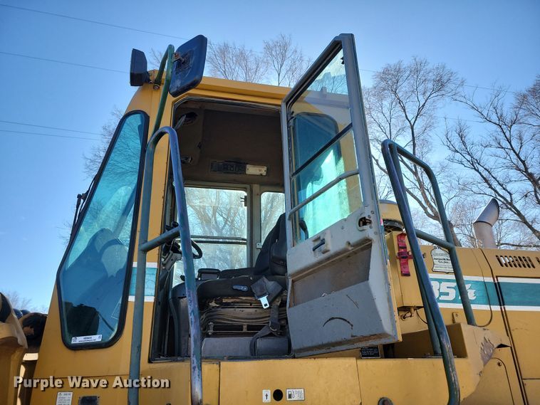 image for item NB9804 1997 Kawasaki 85Z IV wheel loader