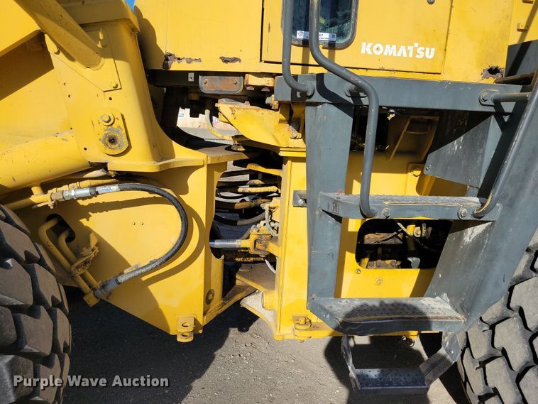 image for item NB9807 1998 Komatsu WA320-3L wheel loader