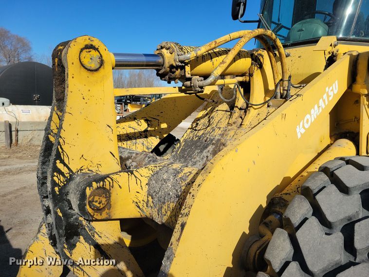 image for item NB9807 1998 Komatsu WA320-3L wheel loader