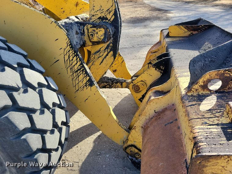 image for item NB9807 1998 Komatsu WA320-3L wheel loader