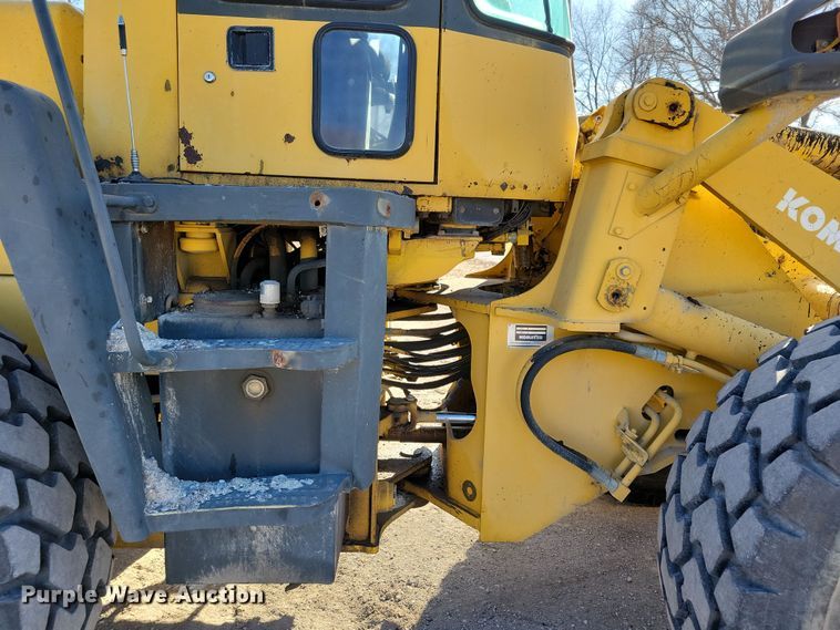image for item NB9807 1998 Komatsu WA320-3L wheel loader