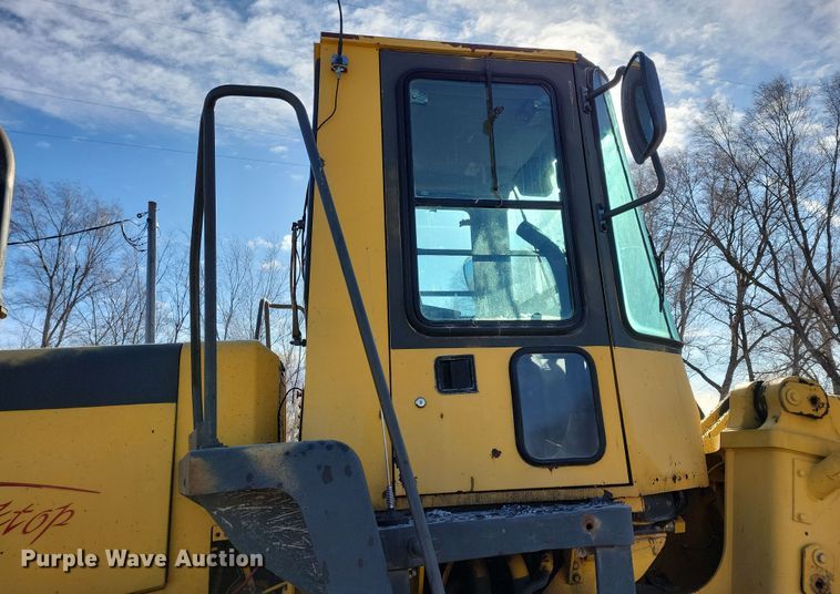 image for item NB9807 1998 Komatsu WA320-3L wheel loader