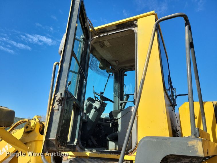 image for item NB9807 1998 Komatsu WA320-3L wheel loader