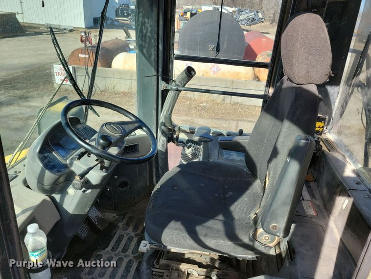 image for item NB9807 1998 Komatsu WA320-3L wheel loader