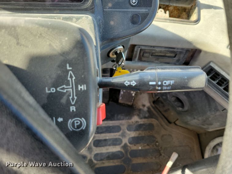 image for item NB9807 1998 Komatsu WA320-3L wheel loader