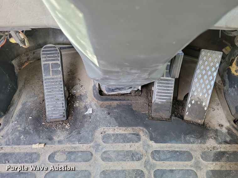 image for item NB9807 1998 Komatsu WA320-3L wheel loader