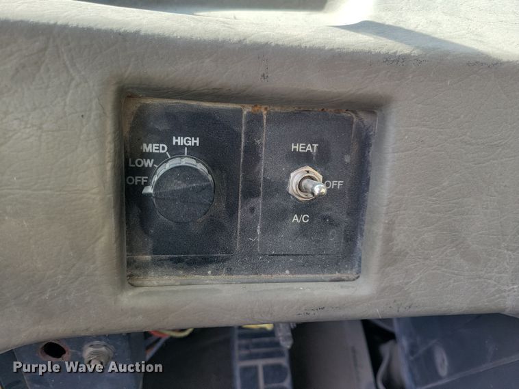 image for item NB9807 1998 Komatsu WA320-3L wheel loader