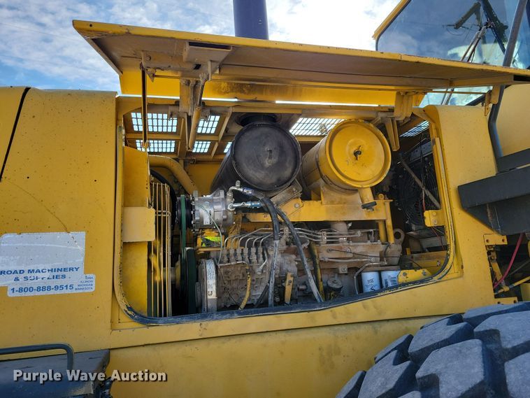 image for item NB9807 1998 Komatsu WA320-3L wheel loader