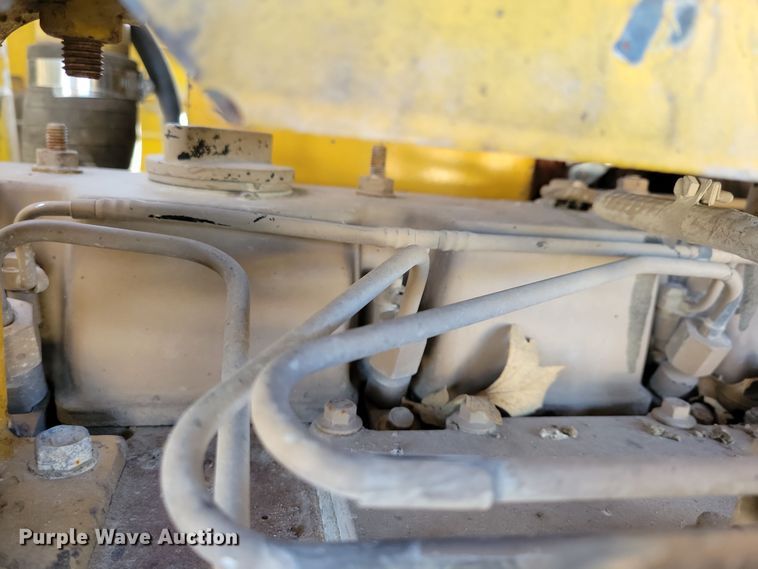 image for item NB9807 1998 Komatsu WA320-3L wheel loader