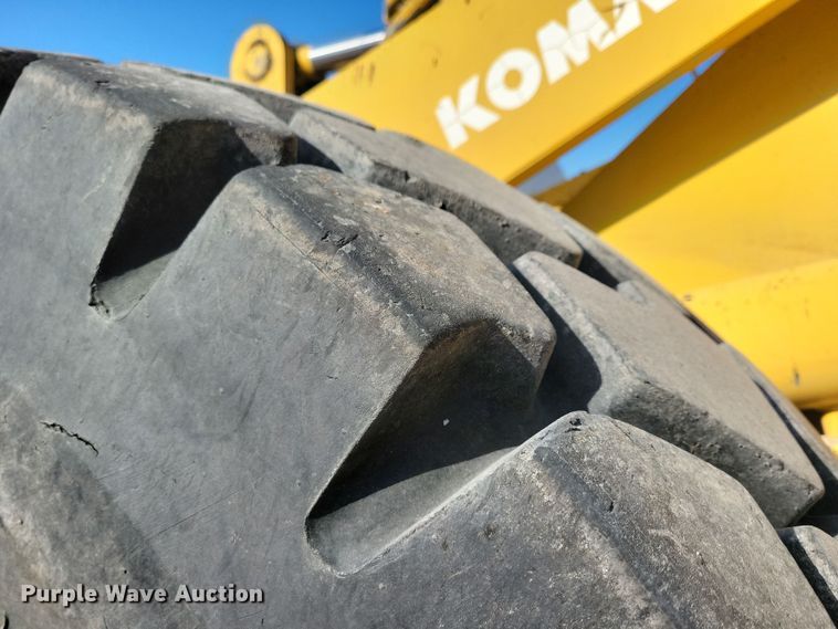 image for item NB9807 1998 Komatsu WA320-3L wheel loader
