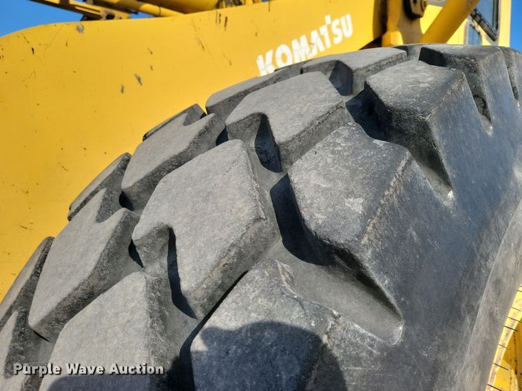 image for item NB9807 1998 Komatsu WA320-3L wheel loader