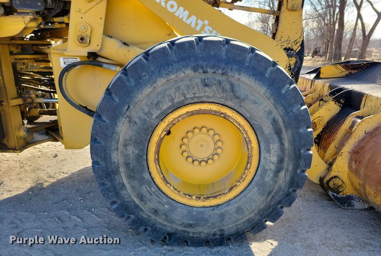 image for item NB9807 1998 Komatsu WA320-3L wheel loader